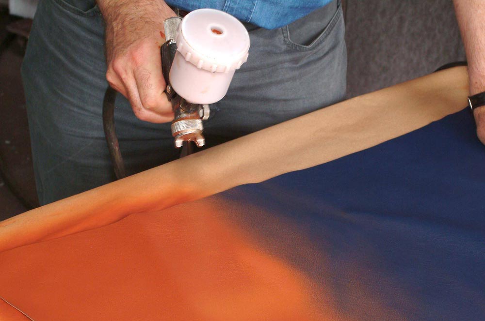How to colour pigmented leather - For professionals